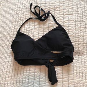 Black wrap around bikini top NWT